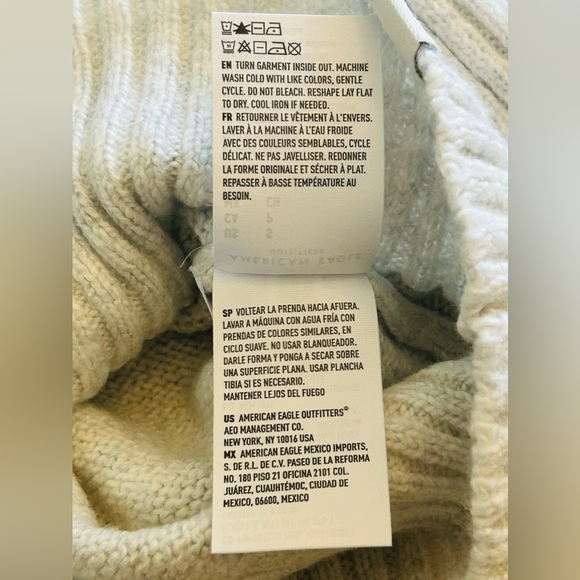 NEW American Eagle Smiley Mock Neck Soft Sweater Size Small NWT - Picture 11 of 13